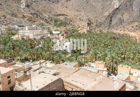 Bilad Sayt, eines der malerischsten Dörfer im Oman, ist ein Schatz, den man beim Fahren in den spektakulären Al-Hadschar-Bergen finden kann Stockfoto