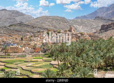 Bilad Sayt, eines der malerischsten Dörfer im Oman, ist ein Schatz, den man beim Fahren in den spektakulären Al-Hadschar-Bergen finden kann Stockfoto