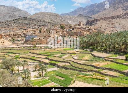 Bilad Sayt, eines der malerischsten Dörfer im Oman, ist ein Schatz, den man beim Fahren in den spektakulären Al-Hadschar-Bergen finden kann Stockfoto