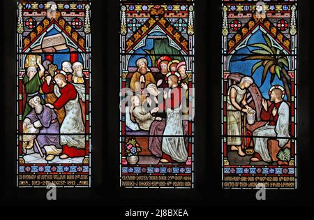 Ein Buntglasfenster von Frederick Preedy mit Szenen aus dem Leben Christi, Fladbury Church, Worcestershire Stockfoto