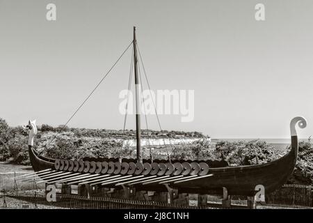 Viking Langschiff bei Pegwell Bay Cliffsend Ramsgate Kent UK Stockfoto