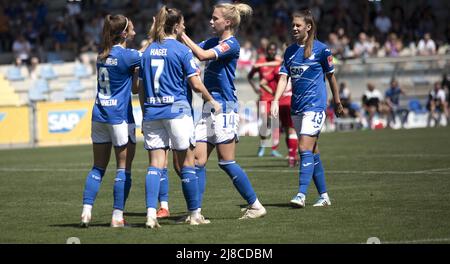 Hoffenheim, Deutschland. 15.. Mai 2022. Flyeralarm Frauen-Bundesliga-Spiel zwischen TSG Hoffenheim und SC Sand im Dietmar-Hopp-Stadion in Hoffenheim, Deutschland Dana Rösiger/SPP Quelle: SPP Sport Pressefoto. /Alamy Live News Stockfoto