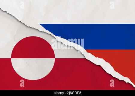 Russland und Grönland Flagge gerissen Papier Grunge Hintergrund. Abstract Russland und Grönland Wirtschaft, Politik Konflikte Konzept Textur Hintergrund Stockfoto