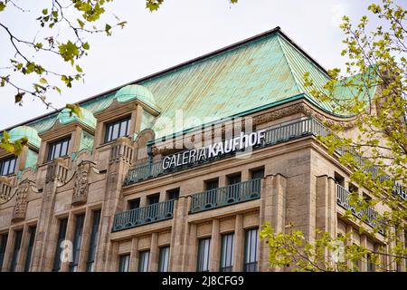 Historisches Gebäude des Kaufhofs an der Kö in Düsseldorf. Die Galerie Kaufhof ist eine deutsche Kaufhauskette. Stockfoto