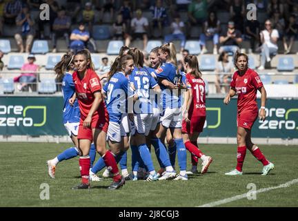 Hoffenheim, Deutschland. 15.. Mai 2022. Flyeralarm Frauen-Bundesliga-Spiel zwischen TSG Hoffenheim und SC Sand im Dietmar-Hopp-Stadion in Hoffenheim, Deutschland Dana Rösiger/SPP Quelle: SPP Sport Pressefoto. /Alamy Live News Stockfoto