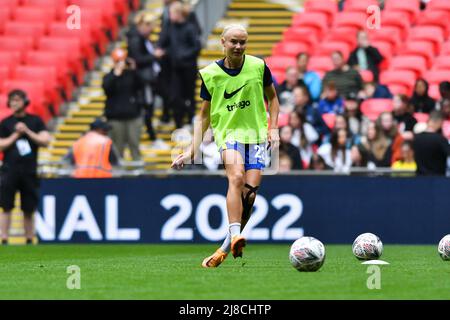 LONDON, GROSSBRITANNIEN. MAI 15. Pernille Harder of Chelsea wärmt sich vor dem FA Cup-Finale der Frauen zwischen Chelsea und Manchester City am Sonntag, 15.. Mai 2022 im Wembley Stadium, London, auf. (Quelle: Ivan Yordanov | MI News) Stockfoto