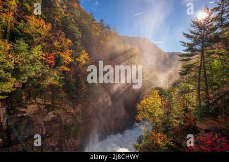 Tallulah fällt, Georgia, USA mit Blick auf Tallulah Gorge in die Herbstsaison. Stockfoto