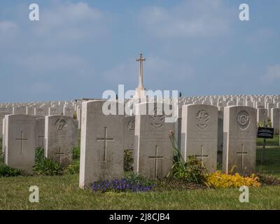 Das Bild zeigt den britischen Friedhof Marfaux aus dem 1. Weltkrieg in der Nähe von Marfaux. Der Friedhof ist von Soldaten, die bei der Marne-Offensive vom Juli 1918 ums Leben kamen Stockfoto
