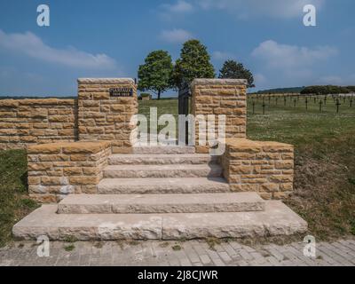 Das Bild zeigt den deutschen Marfaux-Friedhof des Ersten Weltkriegs bei Marfaux. Der Friedhof ist ein Konsolidierungsfriedhof der Soldaten KIA in der Marne-Offensive 1918 Stockfoto