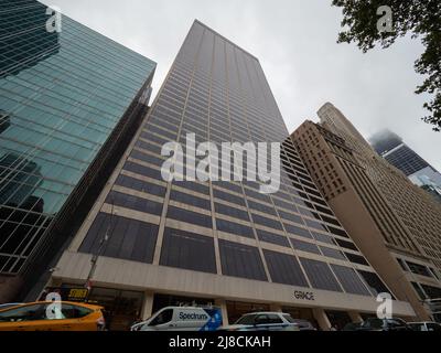 W.R. Grace Building an einem bewölkten Tag in Midtown Manhattan. Stockfoto