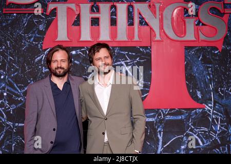 Brooklyn, New York, USA. 14.. Mai 2022. Matt Duffer, Ross Duffer bei der Ankunft für STRANGER THINGS Saison 4 Premiere in NYC - Teil 2, Netflix Studios Brooklyn, Brooklyn, NY 14. Mai 2022. Foto: Kristin Callahan/Everett Collection Kredit: Everett Collection Inc/Alamy Live News Stockfoto