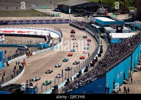 Startaufstellung beim Berlin ePrix 2022, 5. Treffen der ABB FIA Formel E Weltmeisterschaft 2021-22, auf dem Stadtkurs des Flughafens Tempelhof vom 13. Bis 15. Mai in Berlin - Foto Joao Filipe / DPPI Stockfoto