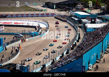 Startaufstellung beim Berlin ePrix 2022, 5. Treffen der ABB FIA Formel E Weltmeisterschaft 2021-22, auf dem Stadtkurs des Flughafens Tempelhof vom 13. Bis 15. Mai in Berlin - Foto Joao Filipe / DPPI Stockfoto