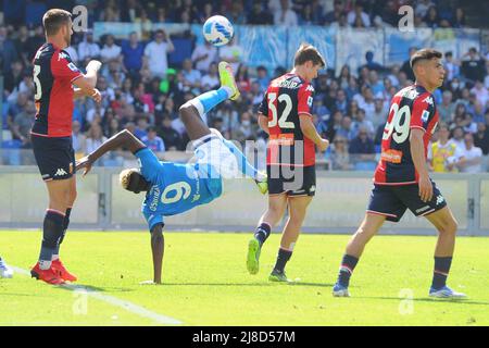 Victor Osimhen (SSC Napoli) in Aktion während des Spiels der Serie A 2021/22 zwischen SSC Napoli und dem FC Genua Diago Armando Maradona Stadium Stockfoto