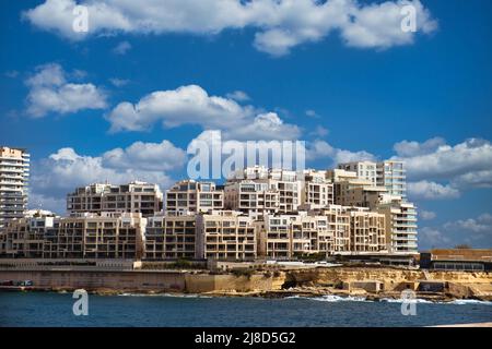 Blick auf das Wohnviertel Sliema von La Valletta Stockfoto