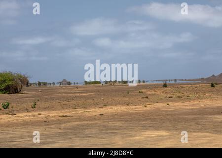 Die Wüste und die Wunder in Sal, Terra Boa. Das Mirage ist ein optisches Phänomen, das die Illusion eines Wüstensees erzeugt. Kapverdische Inseln, Afrika Stockfoto