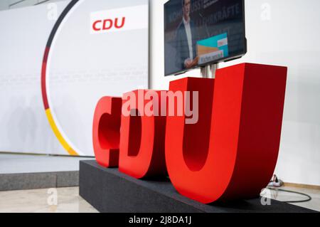 Berlin, Deutschland. 15.. Mai 2022. Im Berliner Konrad-Adenauer-Haus steht ein Logo der CDU. Quelle: Christophe Gateau/dpa/Alamy Live News Stockfoto