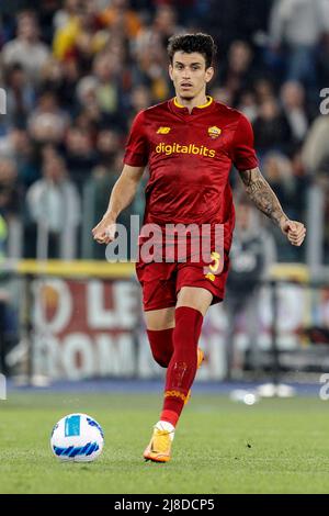 Rom, Italien, 14. Mai 2022. Roger Ibanez, von AS Roma, in Aktion während des Fußballspiels der italienischen Serie A zwischen Roma und Venezia im Olympiastadion. Roma und Venezia haben 1-1. Quelle: Riccardo De Luca - Bilder Aktualisieren/Alamy Live News Stockfoto