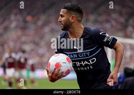 London, Großbritannien. 15. May 2022 ; London Stadium, London, England; Premier League Football West Ham versus Manchester City; Riyad Mahrez of Manchester City Kredit: Action Plus Sports Images/Alamy Live News Stockfoto