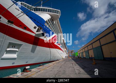 Bridgetown, Barbados - 26. März 2022: Der P und O Cruise Liner Britannia wurde am Bridgetown Dock gebunden Stockfoto