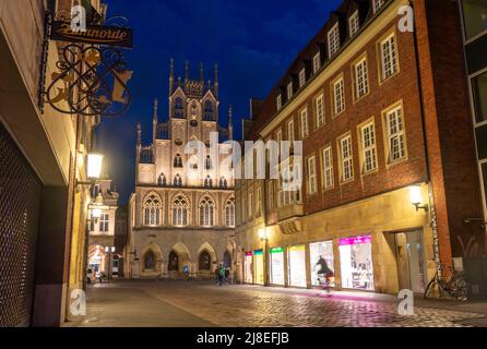 Das historische Rathaus, am Prinzipalmarkt, gotischer Bau, mit dem Friedenssaal, in Münster, NRW, Deutschland Stockfoto