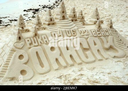 Sand Castle am Puka Shell Beach, Boracay, den Visayas, den Philippinen, Südostasien. Stockfoto