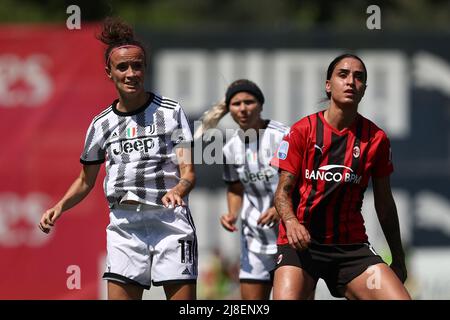 Mailand, Italien. 14.. Mai 2022. Martina Piemonte (AC Mailand) schaut während AC Mailand gegen Juventus FC, Italienischer Fußball Serie A Frauenspiel in Mailand, Italien, Mai 14 2022 Quelle: Independent Photo Agency/Alamy Live News Stockfoto