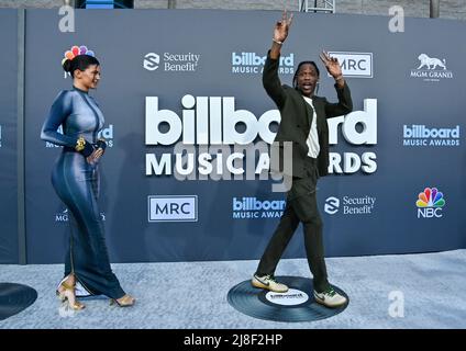 Las Vegas, Usa. 15.. Mai 2022. Kylie Jenner und Travis Scott nehmen an den jährlichen Billboard Music Awards Teil, die am 15. Mai 2022 in der MGM Grand Garden Arena in Las Vegas, Nevada, stattfinden. Foto von Jim Ruymen/UPI Credit: UPI/Alamy Live News Stockfoto