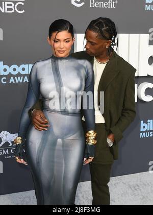 Las Vegas, USA. 15.. Mai 2022. Kylie Jenner und Travis Scott nehmen am 15. Mai 2022 an den Billboard Music Awards 2022 in der MGM Grand Garden Arena in Las Vegas, Nevada, Teil. Foto: Casey Flanigan/imageSPACE/Sipa USA Kredit: SIPA USA/Alamy Live News Stockfoto