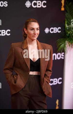 Singer-Songwriterin Hannah Georga auf dem Roten Teppich bei den Juno Awards 2022 in Toronto, KANADA Stockfoto