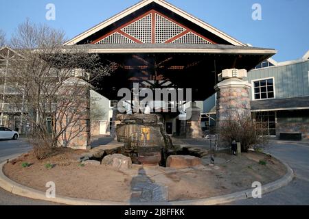 Huntsville, Ontario, Kanada, Ein sehr beliebter Ort. Eingang Deerhurst Resort auf 1235 Deerhurst Dr. Luke Durda/Alamy Stockfoto