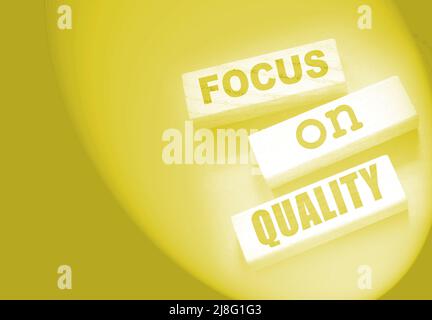 Konzentrieren Sie sich auf hochwertige Wörter von auf Holzblöcke. Ehrlichkeit im Geschäftskonzept. Stockfoto