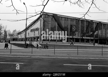 Super Sam, der erste Supermarkt von Polen in Warschau, Woiwodschaft Masowien, 1967. Super Sam, Polands erstes Supermaret in Warschau, Vovoidschiff Masowia, 1967. Stockfoto