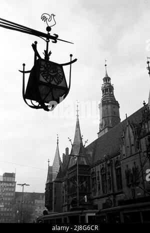 Das Alte Rathaus in Breslau, Woiwodschaft Niederschlesien, 1967. Altes Rathaus Von Breslau, Woiwodschaft Niederschlesien, 1967. Stockfoto