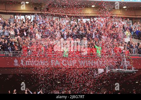 London, Großbritannien. 14.. Mai 2022. Liverpool feiert am 14. Mai 2022 mit Chelsea gegen Liverpool im Wembley Stadium, London, Großbritannien, das Finale des Emirates FA Cup. Quelle: Paul Marriott/Alamy Live News Stockfoto