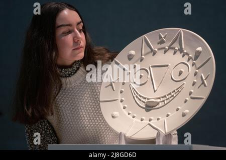 London, 16. Mai 2022. Pablo Picasso (1881-1973) Horloge à la langue, 1956, Schätzung: £5.000 - £7.000 Bonhams versteigert Besichtigung von Picassomania. Der Verkauf findet am 18. Mai in der Bonhams New Bond Street statt. Kredit. amer Ghazzal/Alamy Live Nachrichten Stockfoto