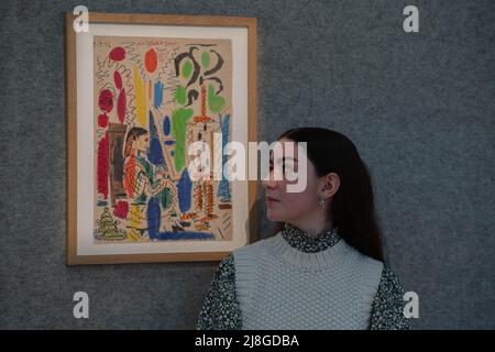 London, 16. Mai 2022. Pablo Picasso (1881-1973) L'Atelier de Cannes, Cover für CES peintres nos amis, Vol. II, 1956, Schätzung: £2.000 - £3.000. Bonhams Auktion Besichtigung von Picassomania. Schätzung: £25.000-35.000. Der Verkauf findet am 18. Mai in der Bonhams New Bond Street statt. Kredit. amer Ghazzal/Alamy Live Nachrichten Stockfoto