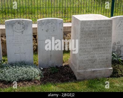 Besonderes Denkmal auf dem britischen Friedhof des Ersten Weltkriegs in La Ville aux Bois. Die meisten Männer waren KIA während der deutschen Frühjahrsoffensive Stockfoto