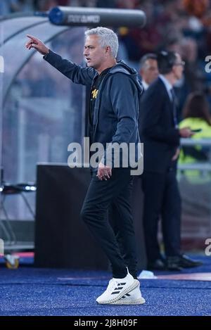 José’ Mouringho-Manager von AS Roma Gesten während des Serie-A-Spiels zwischen Roma und Venedig im Stadio Olimpico, Rom, Italien am 14. Mai 2022. Foto von Giuseppe Maffia. Stockfoto