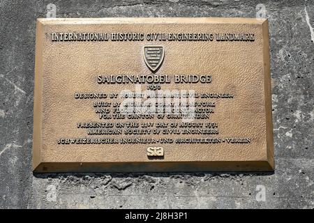 Gedenktafel an der Salginatobelbrücke, ob Schiers, Prättigau, Kanton Graubünden, Schweiz Stockfoto