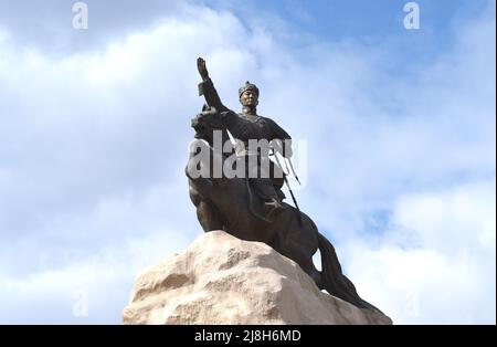 ULAANBAATAR, MONGOLEI - 11. Mai 2022: Statue von Damdin Sukhbaatar Stockfoto