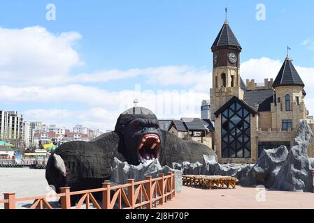 Ulaan Baatar, Mongolei - 05.12.2022: Schloss im Nationalen Vergnügungspark der Mongolei Stockfoto