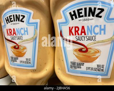 Grovetown, GA USA - 12 15 21: Lebensmittelgeschäft Condiments Heinz Kranch Stockfoto