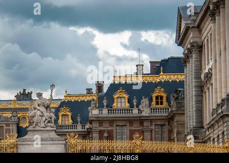 Vergoldete Dach Dekoration von Schloss Versailles Stockfoto