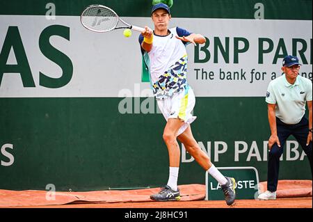 Paris, Frankreich. 16.. Mai 2022. Gabriel DEBRU von Frankreich während des Qualifying Day One von Roland-Garros 2022, French Open 2022, Grand Slam Tennisturnier am 16. Mai 2022 im Roland-Garros-Stadion in Paris, Frankreich - Foto Matthieu Mirville/DPPI Credit: DPPI Media/Alamy Live News Stockfoto