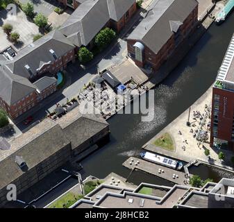 Luftaufnahme des Boathouse Pub im Stadtzentrum von Leeds an einem sonnigen Tag, West Yorkshire, Großbritannien Stockfoto