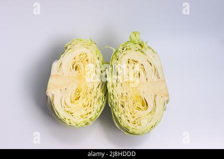 Frischen Grünkohl isoliert auf weißem Hintergrund Stockfoto