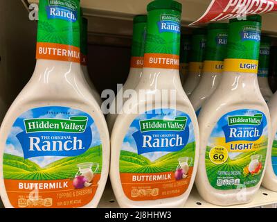 Grovetown, GA USA - 12 15 21: Einzelhandelsgeschäft Hidden Valley Ranch Dressing Variety Stockfoto