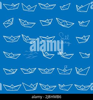Satz von Vektorgrafiken von Papierbooten-Symbolen mit handgezeichneten Wellen und Schriftzügen. Skizzieren Sie einfache Papierboot isoliert auf blauem Hintergrund. Symbol Stock Vektor