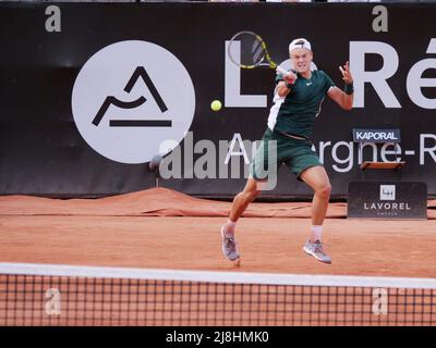 Lyon, Frankreich, 15/05/2022, Holger Rune (DEN) im Einsatz gegen Arthur Rinderknech (FRA) während der Runde von 32 beim Open Parc Auvergne-Rhone-Alpes Lyon 2022, ATP 250 Tennisturnier am 15. Mai 2022 im Parc de la Tete d'Or in Lyon, Frankreich - Foto: Patrick Cannaux/DPPI/LiveMedia Stockfoto